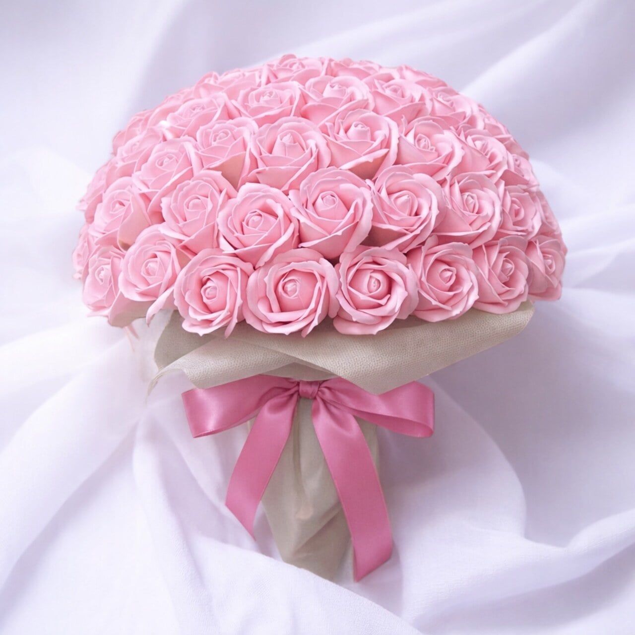 【ピーチピンク】「サヴォンローズ」 花束 ブーケ バラの花束 薔薇の花束 花ギフト フラワーギフト フラワーボックス プロポーズ サプライズ ソープフラワー シャボンフラワー 石鹸フラワー 石鹸の花 石鹸のバラ 枯れない花 インテリア 母の日 父の日 敬老の日 クリスマス バレンタイン ホワイトデー 誕生日 入学 卒業 就職 結婚祝い 結婚記念日 退職祝い 記念日 
