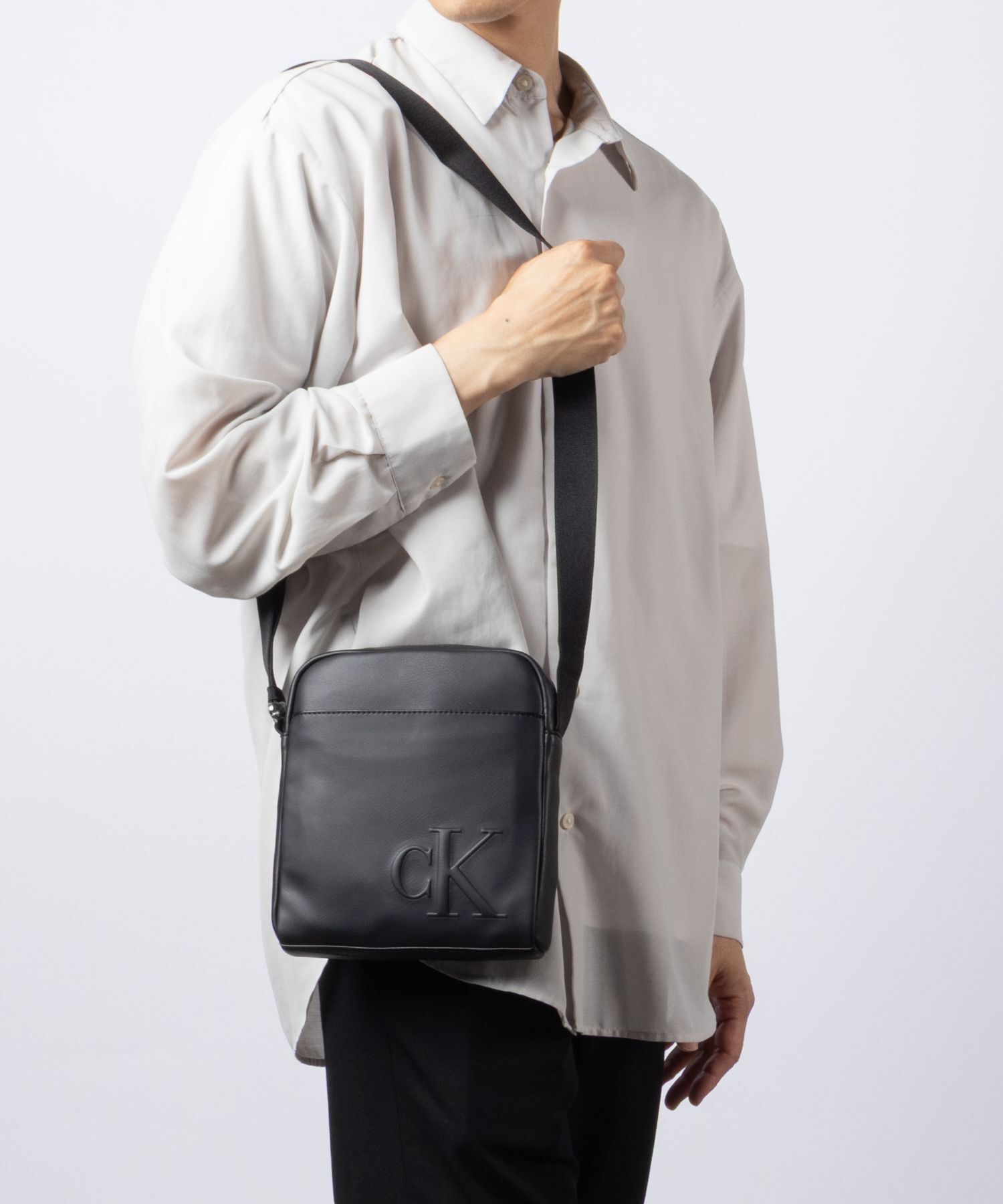 カルバンクライン Calvin Klein BOLD CK REPORTER ボールド CK リポーター LV04D3248G ショルダーバッグ メンズ バッグ