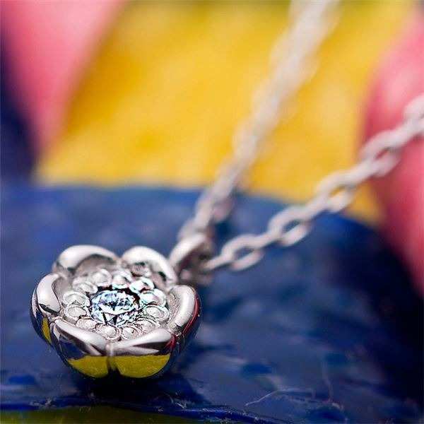 ダイヤモンド ネックレス 一粒 プラチナ Pt900 フラワー 花 モチーフ ペンダント 0.014ct 鑑別カード付き アクセサリー ジュエリー レディース シンプル ギフト プレゼント