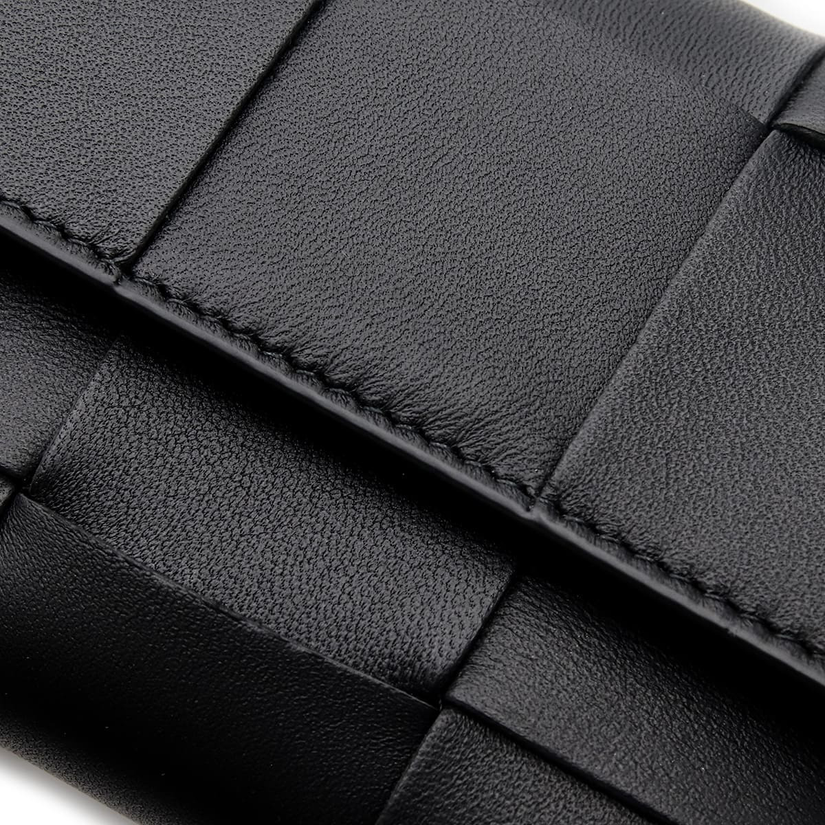 選べる2色 ボッテガヴェネタ BOTTEGA VENETA 三つ折り財布 レディース メンズ マキシイントレチャート 本革 ミニ財布 小銭入れ付き ブラック トープグレー カード6枚 750245 V3UO1