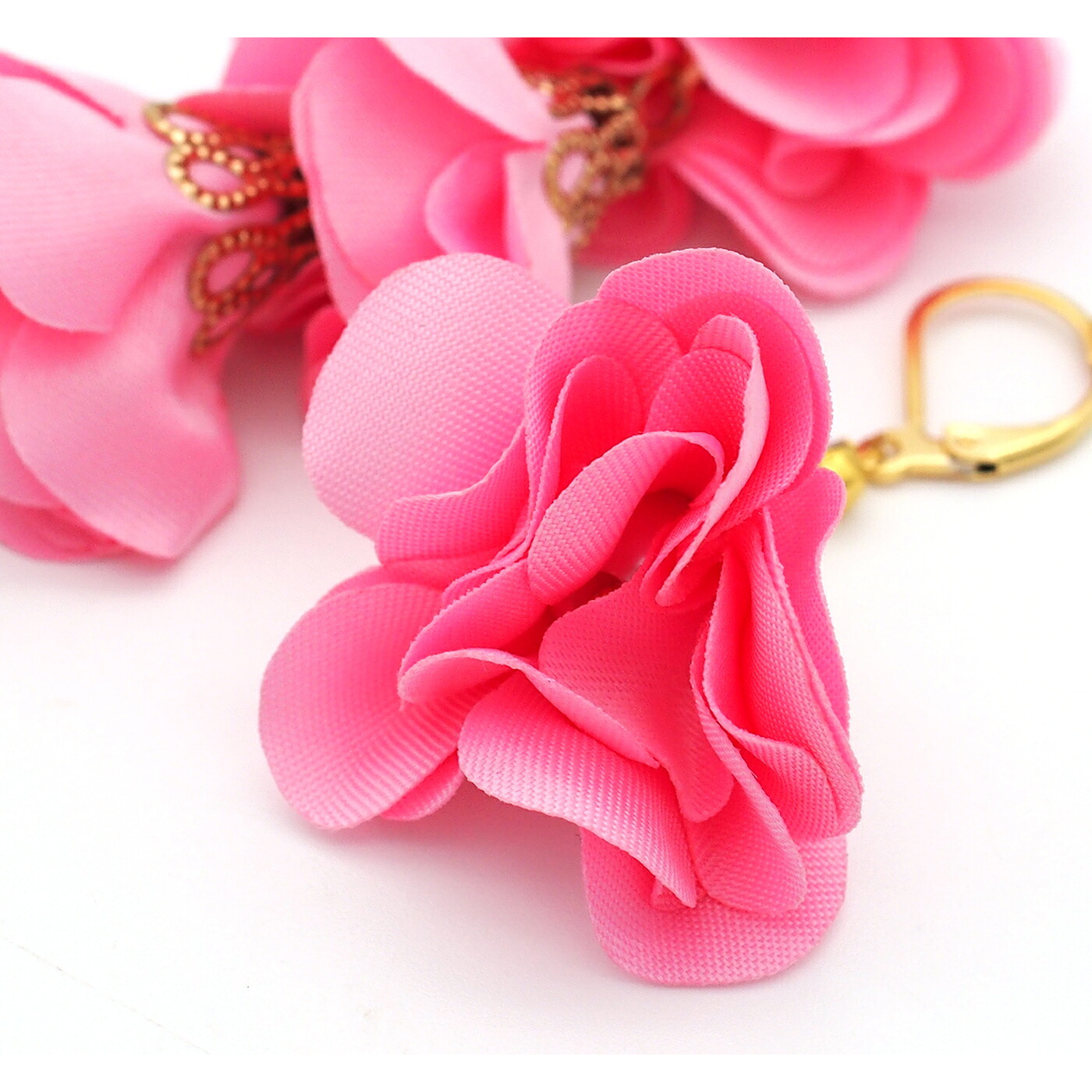 ピアス 金属アレルギー サージカルステンレス フック 落ちない 引っかからない 外れにくい フック 花びら フラワー タッセル 揺れる 上品 かわいい 大ぶり アシンメトリー ハロウィン コスプレ クリスマス パーティー