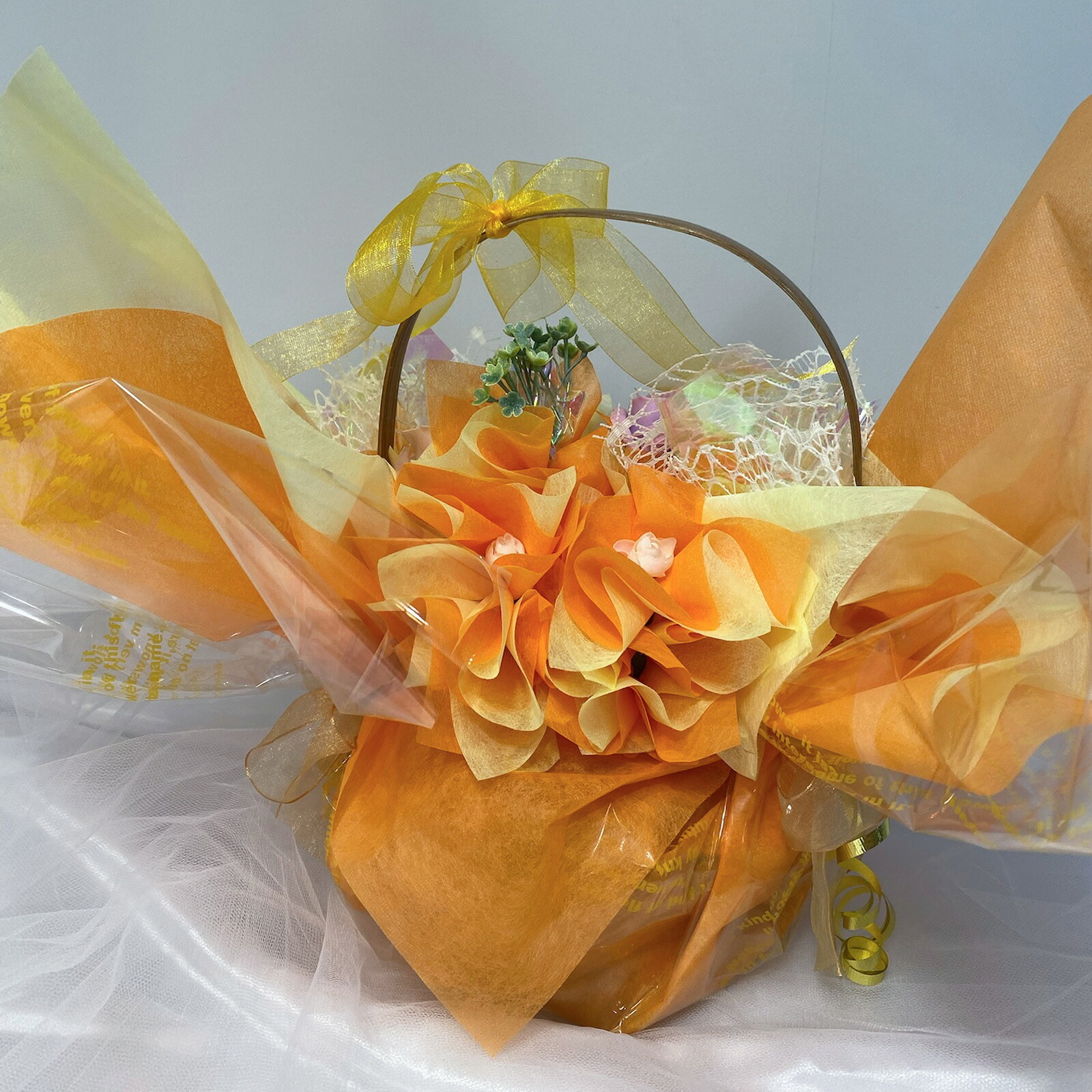 キャンディー フラワー アレンジ 送料無料 花 プレゼント ソープフラワー 造花 かごアレンジ ギフト オレンジ 花 誕生日 女性 母 祖母 女友達 退職祝い 上司 還暦祝い 結婚記念日 母の日 発表会 ライブ 両親 お祝い 子供 贈り物 推し活