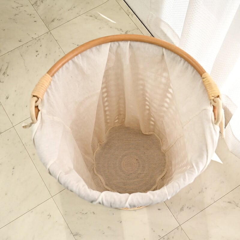 ゴミ箱 ラタンで編まれた丸いバスケット 丸形 円形 丸い 見えない ダストボックス くずかご ごみばこ 鉢カバー 縦型 アジアン リビング バリ雑貨 アジアン雑貨 おしゃれ アジアン家具 ゴミ箱 天然素材100%のアジアンバスケット 寝室 籐 ごみ箱