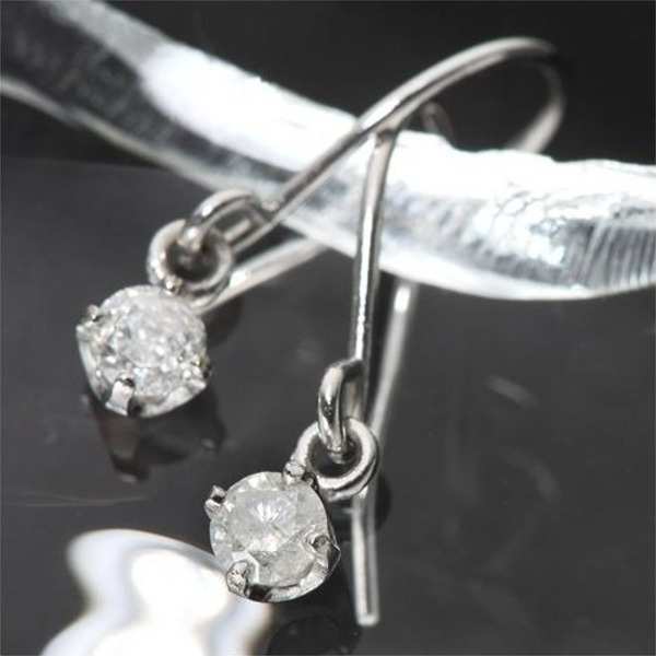 ピアス レディース K18 ホワイトゴールド 0.1ct ダイヤモンド フックピアス 18金 ダイヤ 揺れる 宝石 記念日 誕生日 プレゼント 女性 彼女 妻 贈り物 華奢 上品 ギフト