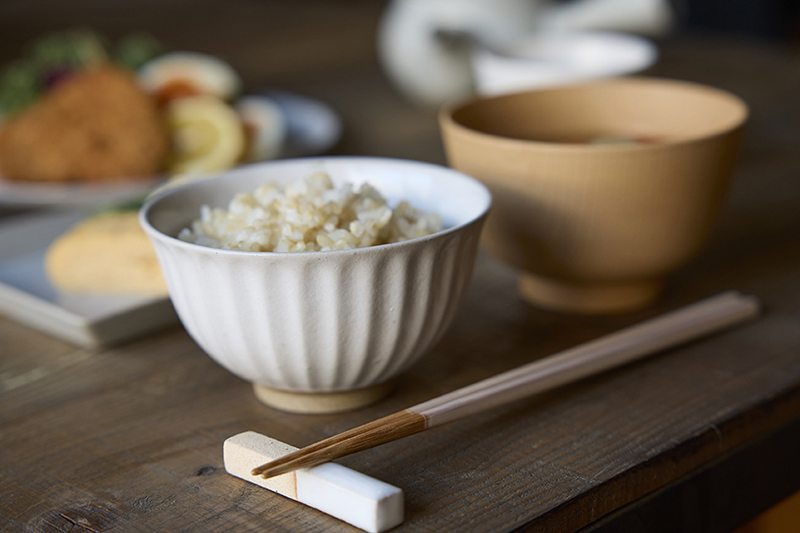 軽量 お茶碗 しのぎ 11cm 390ml TAMAKI 和の器｜おしゃれ かわいい シンプル｜お茶碗 ご飯茶碗 飯碗 和食器｜電子レンジ・食洗機対応｜ペア カフェ風｜北欧 韓国 台湾風｜滷肉飯 魯肉飯 ルーローハン｜ギフト 新生活 プレゼント【TOTU】