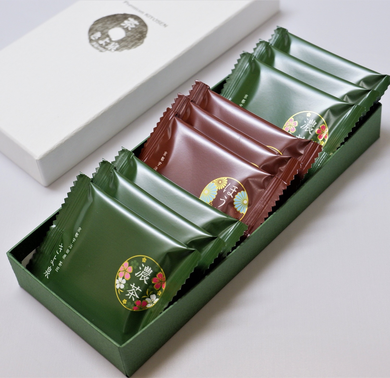 【早割10％OFF 10/10まで】ハロウィン 抹茶チョコレート ほうじ茶チョコ 9枚(6:3)入り 洋菓子 スイーツ 贈り物 お取り寄せ ギフト 誕生日 プレゼント 手土産 京都 高級スイーツ 食べ物 送料無料 板チョコ お返し お菓子 おしゃれ 人気 プチギフト 絶品スイーツ Halloween ハロウィン2026 (送料込み)