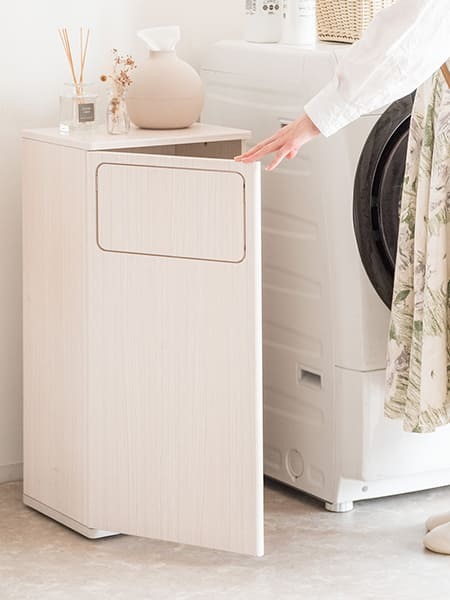 収納家具 ラック ランドリー 洗濯物入れ 洗濯カゴ サニタリー 洗面所 収納 キャスター付き 木目調 蓋付 プッシュ扉 見せない 隠す おしゃれ シンプル ランドリーバッグ付き ブラウン ホワイト ナチュラル 組立式