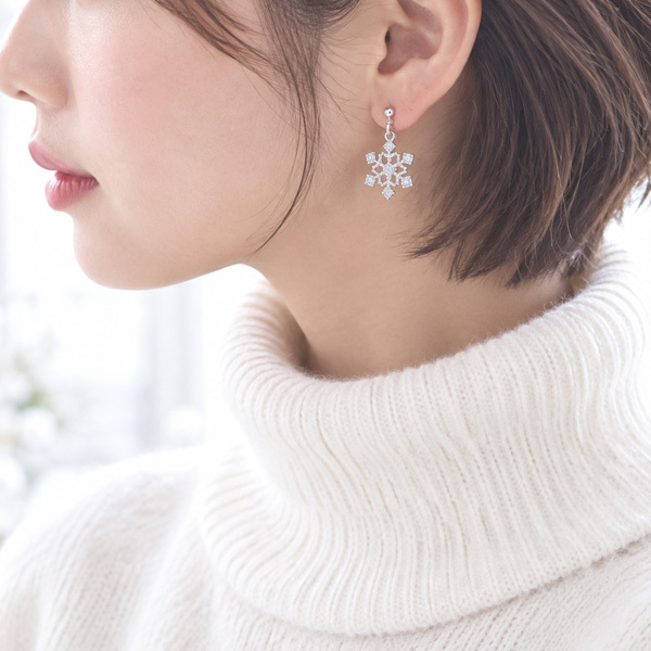 クリスタル雪の結晶一粒ピアス/イヤリング【日本製】