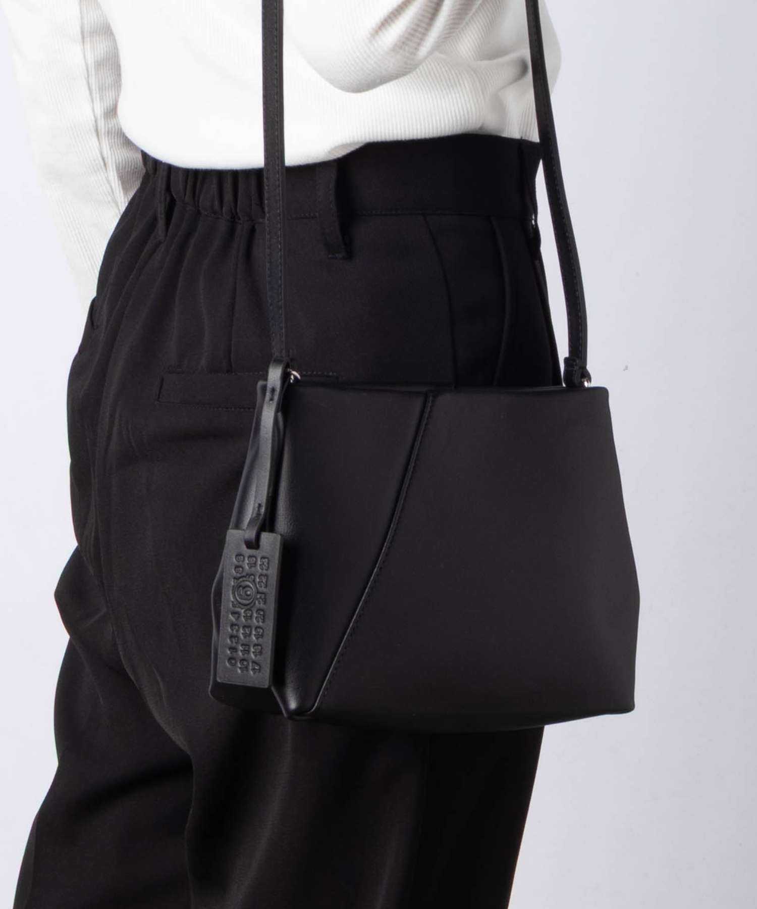 エムエム6 MM6 Maison Margiela メゾンマルジェラ Japanese FOLDED J SHOULDER BAG ジャパニーズ フォルデッド ショルダーバッグ SB5ZH0032 P8805 ユニセックス バッグ