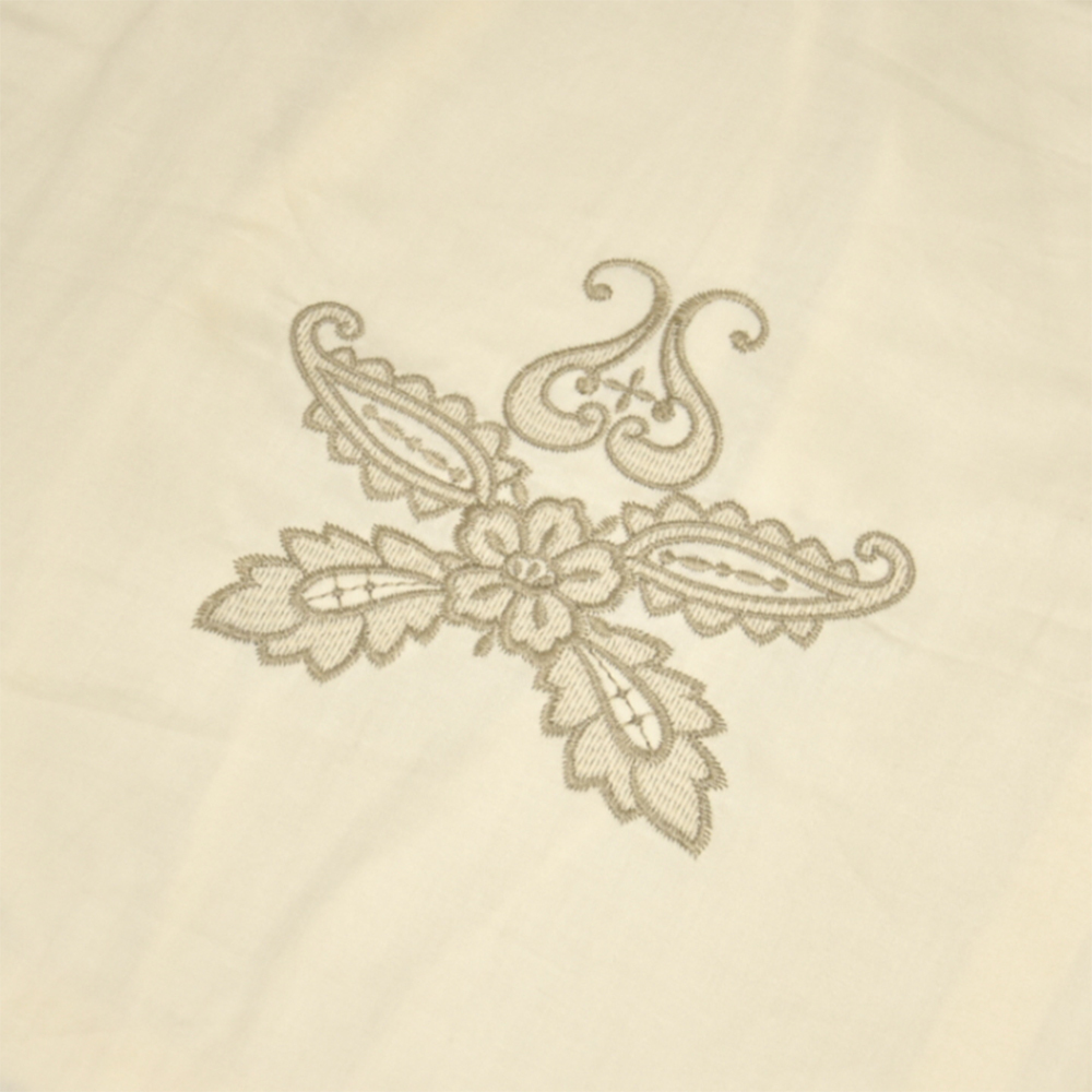 綿100％ 敷き布団カバー フィットシーツ ダブル 裏面ゴム入り ワンポイント刺繍 サテン生地 敷きふとん カバー 布団カバー シーツ ベージュ 洗濯可能 洗える 丸洗い可 簡単 送料無料