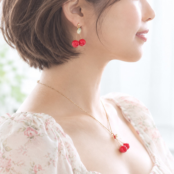 【赤チェリー玉ネックレス☆日本製】真っ赤なさくらんぼみたいなビーズでできたまさにさくらんぼアクセサリー☆レディース/プレゼント/誕生日