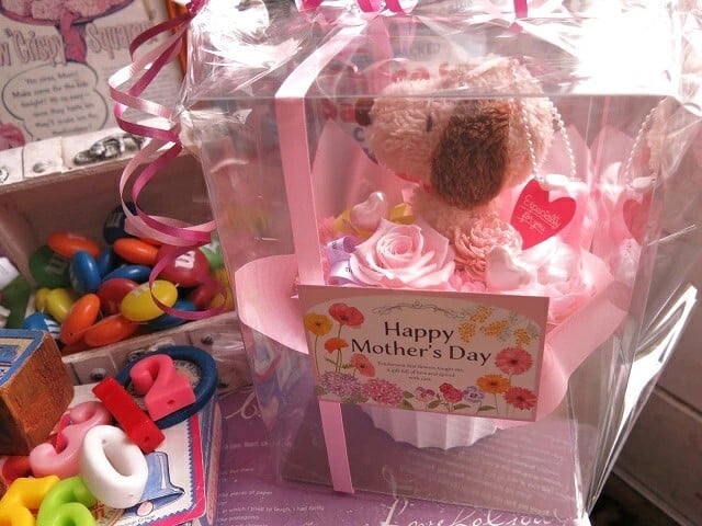 スヌーピー プリザーブドフラワー入り フラワーギフト ピンク系 ピンクバラ入り 誕生日 退職祝い 送別祝い 結婚祝い お祝い 女性 プレゼント 記念日 ケース付き ラッピング付き