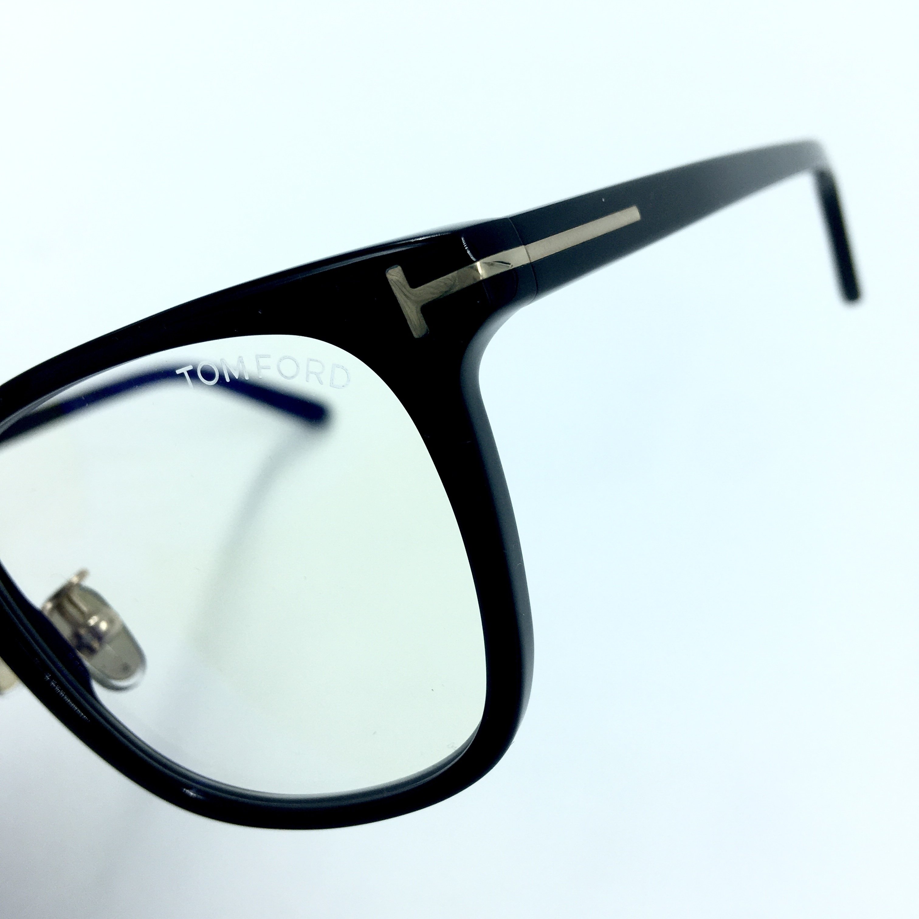 【送料無料】トムフォード TOM FORD TF5998KB 001 ShinyBlack　メガネフレーム  男性女性向けギフト 彼氏彼女へのプレゼント 父の日　母の日 誕生日 上司や同僚への贈り物 記念日や就職祝いに最適｜高級ブランドアイウェア 新品未使用 ラッピング対応 送料無料 専用ケース付 -