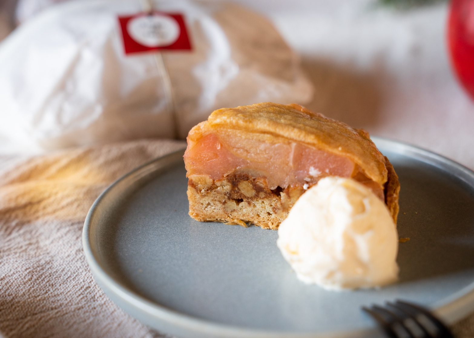 【紅玉りんごを贅沢に使ったりんごのタルト】ギフト 母の日 父の日  誕生日 バースデーギフト ご褒美 りんごのタルト ご褒美スイーツ プチ贅沢 クリスマス 贈り物 手作りスイーツ お家カフェ