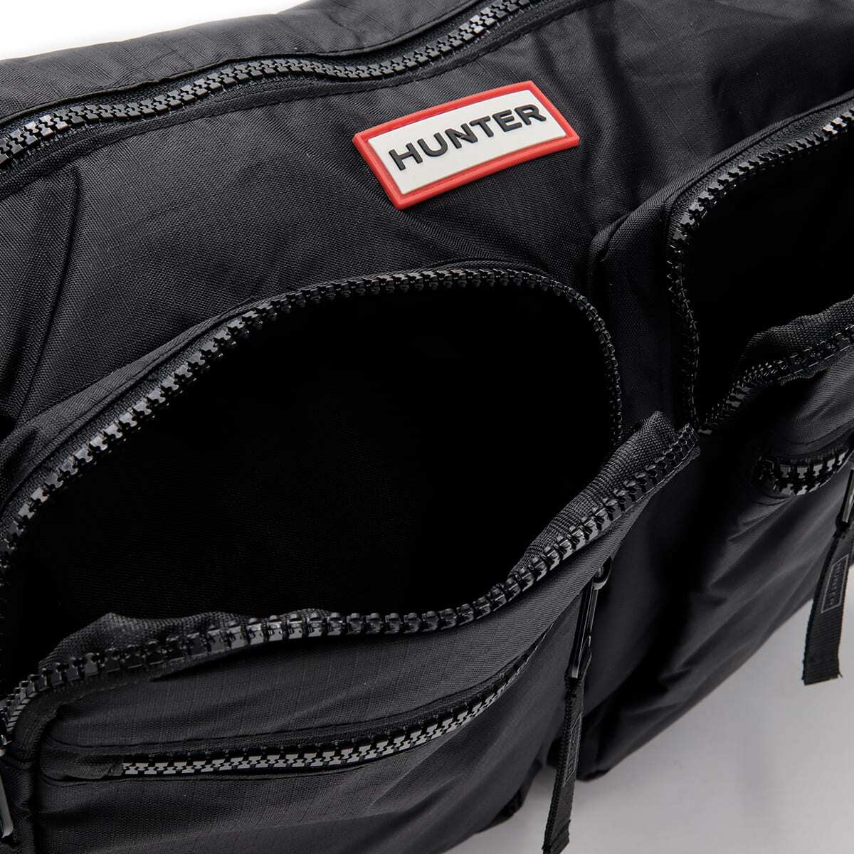 HUNTER ハンター マルチポケットバッグ ショルダーバッグ クロスボディバッグ メンズ レディース 黒 斜めがけ 肩掛け 耐水 通勤 旅行 HXRU0026262HB メッセンジャーバッグ ブラック ファスナー