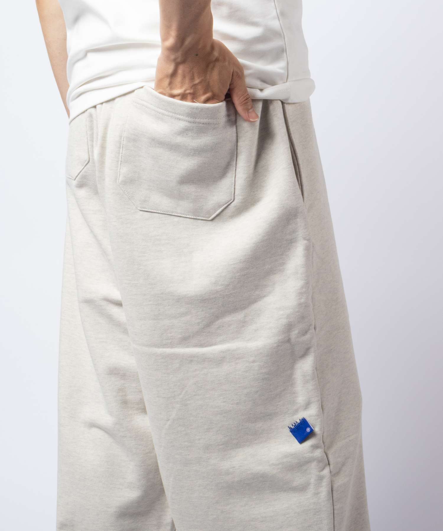 アーダーエラー ADERERROR SIG BL TAG SWEATPANTS 01 シグ ブルー タグ スウェットパンツ BO42FYSP0201 ユニセックス ボトムス