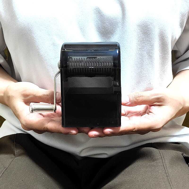 モンキーパイプ えんぴつ削り型 タバコシェダー 手巻きたばこ用 卓上 手動式 Monkey pipes 正規品 ブラック シャグ 葉 煙草 喫煙具 ユニーク コンパクト