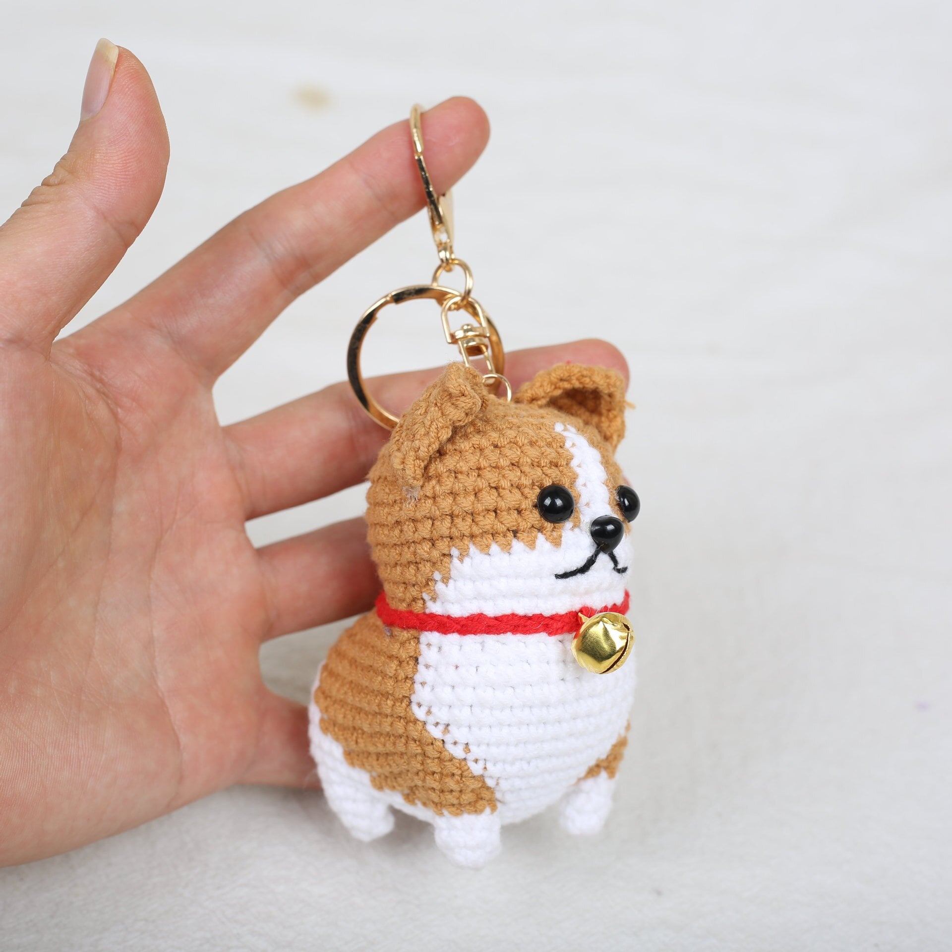 コーギー 編みぐるみ キーホルダー 手編み風 毛糸 ぬいぐるみ 犬 バッグチャーム ミニオブジェ かわいい ペットモチーフ 鈴付き 小物 雑貨 誕生日 プレゼント ギフト