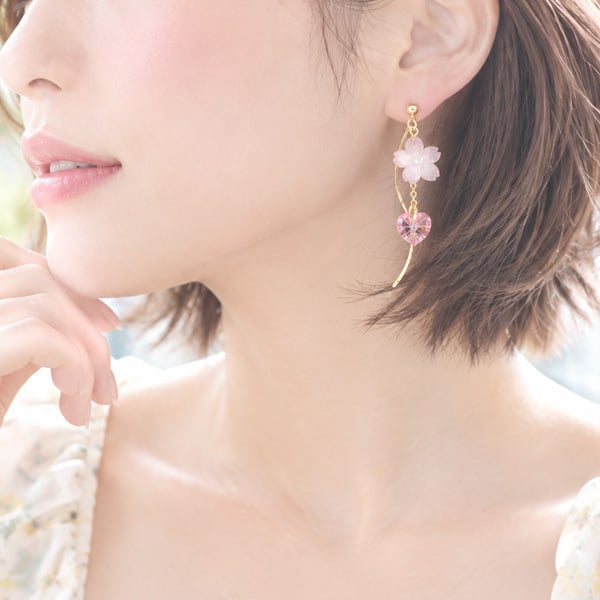 桜ウェーブゆらゆらピアス/イヤリング【日本製】