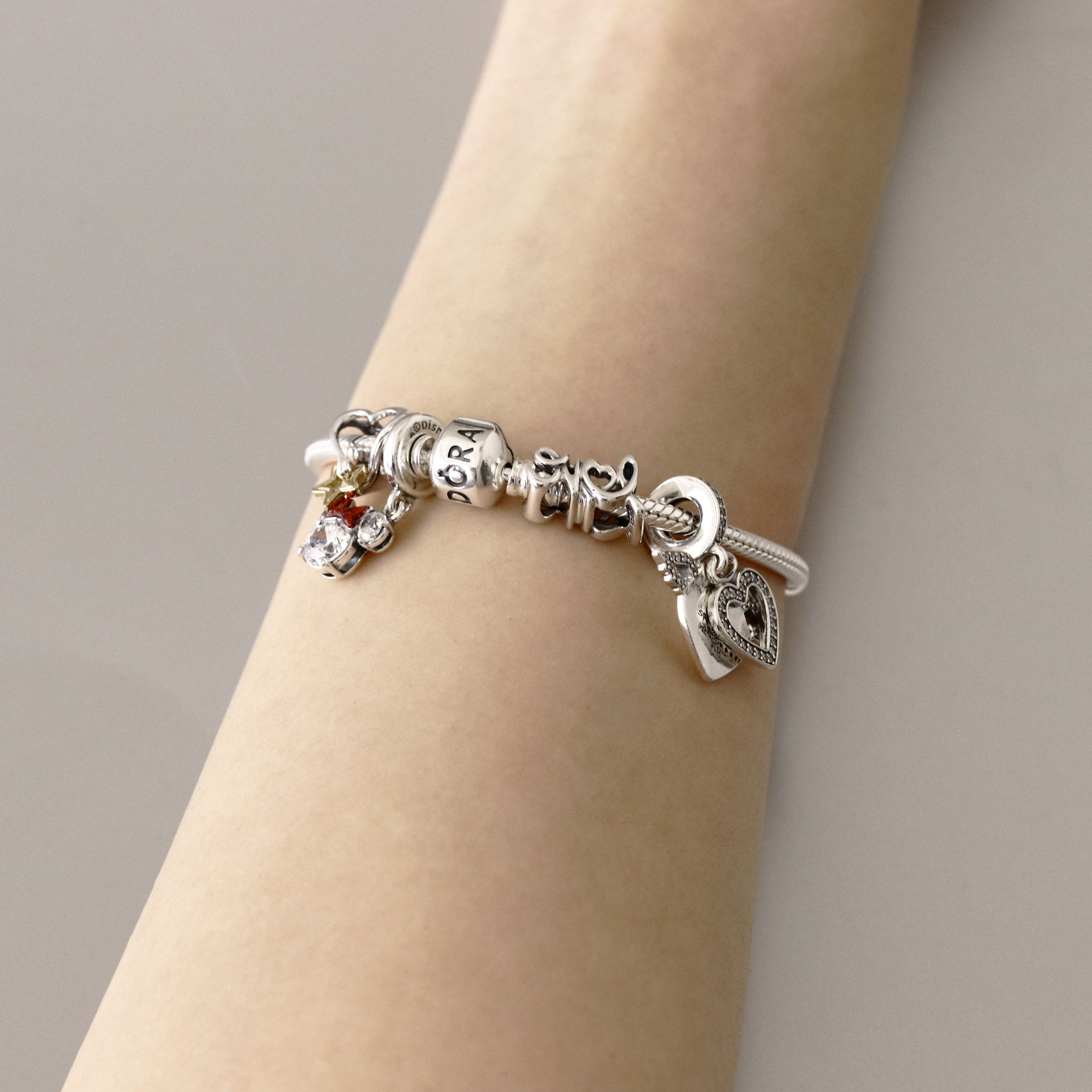 ボックス・ショッパー付 PANDORA(パンドラ) ★ Barrel Clasp Snake Chain Bracelet ★バレルクラスプ スネークチェーン ブレスレット★  チャーム ブレスレット カスタマイズ アクセサリー シンプル 日常使い 誕生日 記念日 母の日 プレゼント ギフト