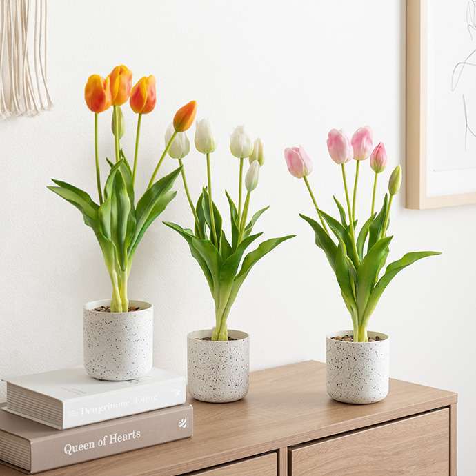 【高さ40cm】光触媒人工観葉植物 チューリップ 幅18cm×奥行18cm×高さ40cm お部屋に気軽に飾れて空間を美しく彩るフェイクグリーン 本物の生花のようなリアルな質感とインテリアに馴染む風合いが魅力です ホワイト ピンク オレンジ