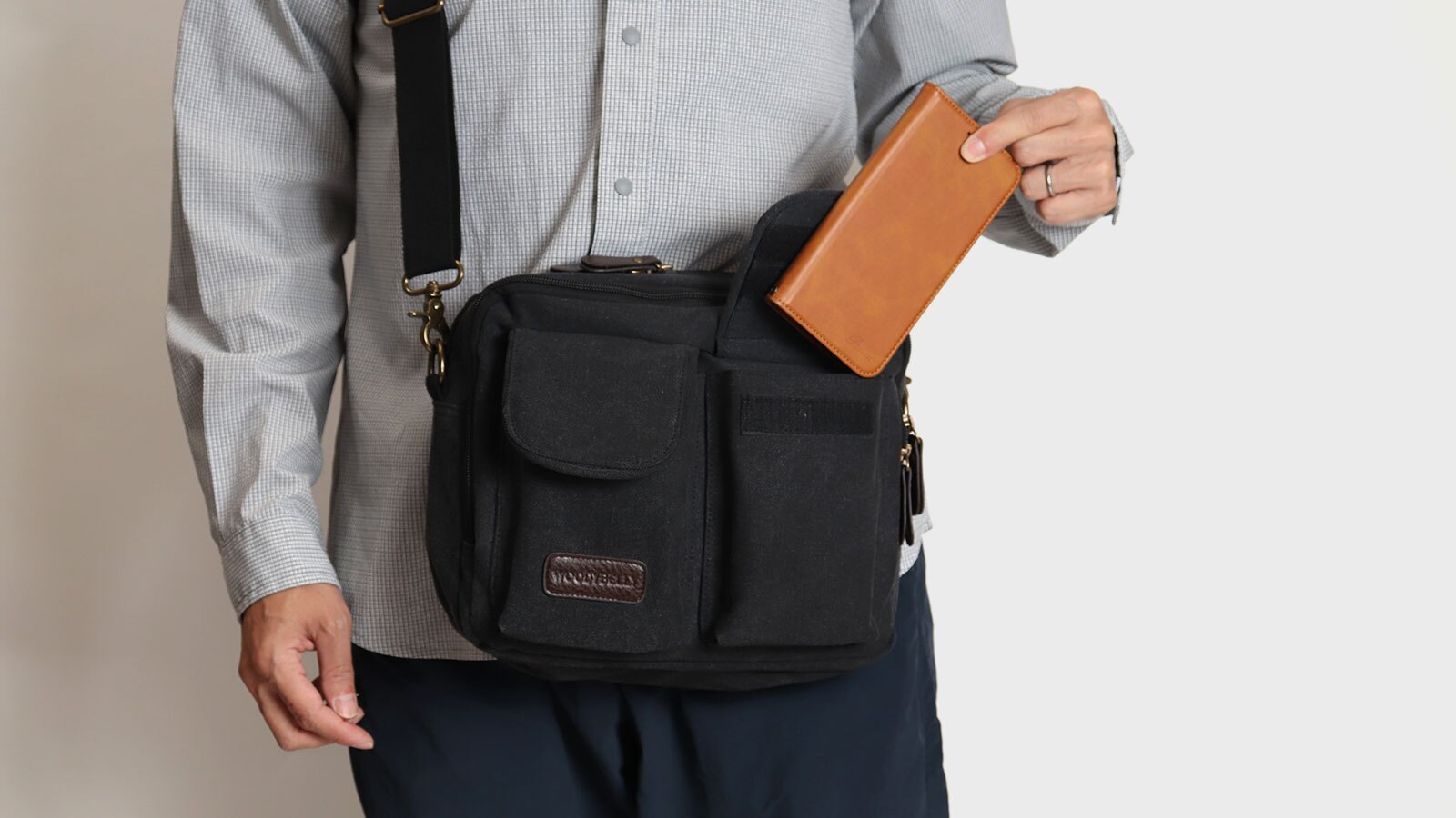 9ポケット多収納　WOODYBELLY ショルダーバッグ【送料無料】メンズ 帆布 父の日 プレゼント キャンバス 小さめ 小さい 斜め掛け 斜めかけバッグ 多収納 軽量 軽い 男性 女性 誕生日 祖父 肩掛けバッグ 帆布バッグ 旅行用カバン トラベルバッグ 海外旅行 使いやすい 鞄 30代 40代 50代 60代 70代 ギフト 贈り物 父親 彼氏 彼女 記念日
