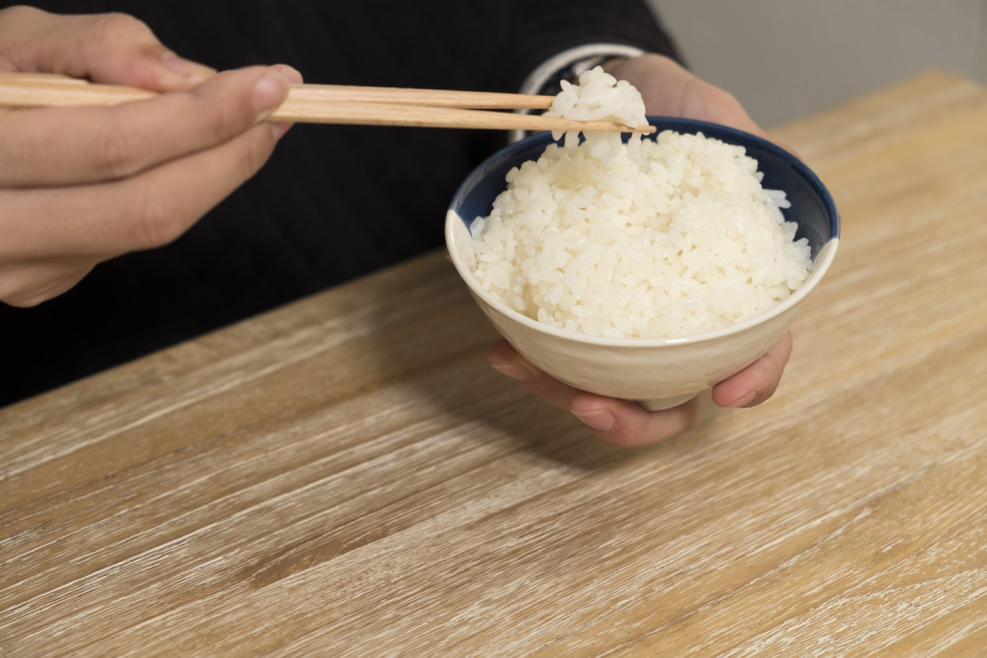 六角箸 + 箸置きセット / ギフトボックス＆熨斗付き / 瀬戸焼【送料無料（北海道・沖縄を除く）】