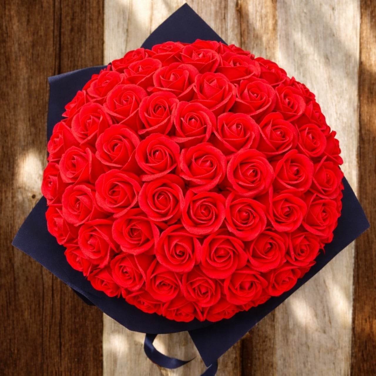 【ルビーレッド】「サヴォンローズ」 花束 ブーケ バラの花束 薔薇の花束 花ギフト フラワーギフト フラワーボックス プロポーズ サプライズ ソープフラワー シャボンフラワー 石鹸フラワー 石鹸の花 石鹸のバラ 枯れない花 インテリア 母の日 父の日 敬老の日 クリスマス バレンタイン ホワイトデー 誕生日 入学 卒業 就職 結婚祝い 結婚記念日 退職祝い 記念日 