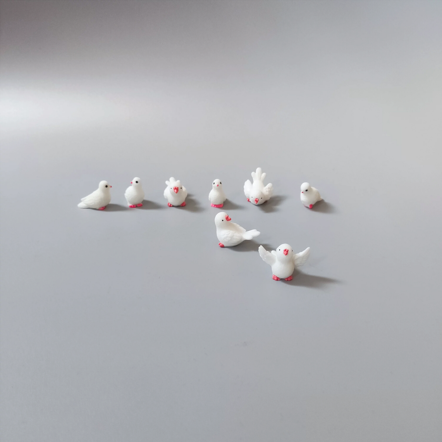 ハト 置物 8個セット ミニチュア 小鳥 オブジェ かわいい 鳥 フィギュア 樹脂製 卓上 飾り 箱庭 ジオラマ DIY ガーデニング インテリア デスク 雑貨 プレゼント