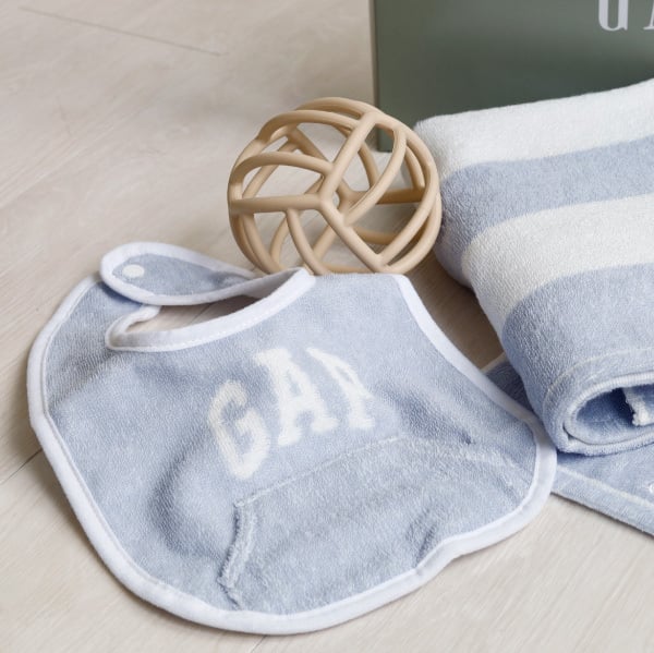 出産祝い おむつケーキ GAP オーガニック 男の子 女の子 ファーストトイ スタイ タオル ギャップ シリコンボール 名入れ 刺繍 ベビーギフト ママギフト お祝い インテリア 雑貨 SNS おしゃれ かわいい 上品