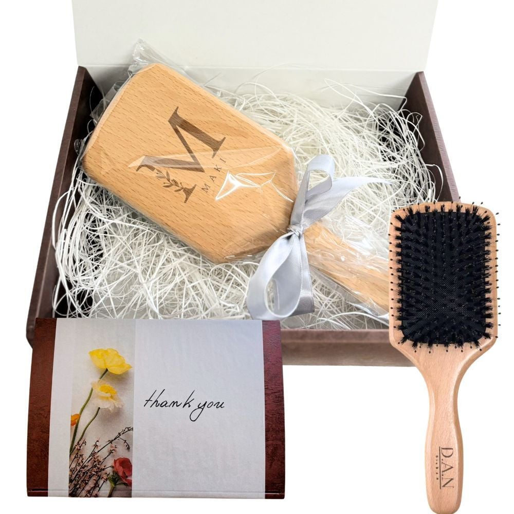 【平日なら最短１日発送！！】ヘアブラシ 名入れ 豚毛くし 単品 敬老の日 女の子 誕生日 プレゼント 人気 おすすめ