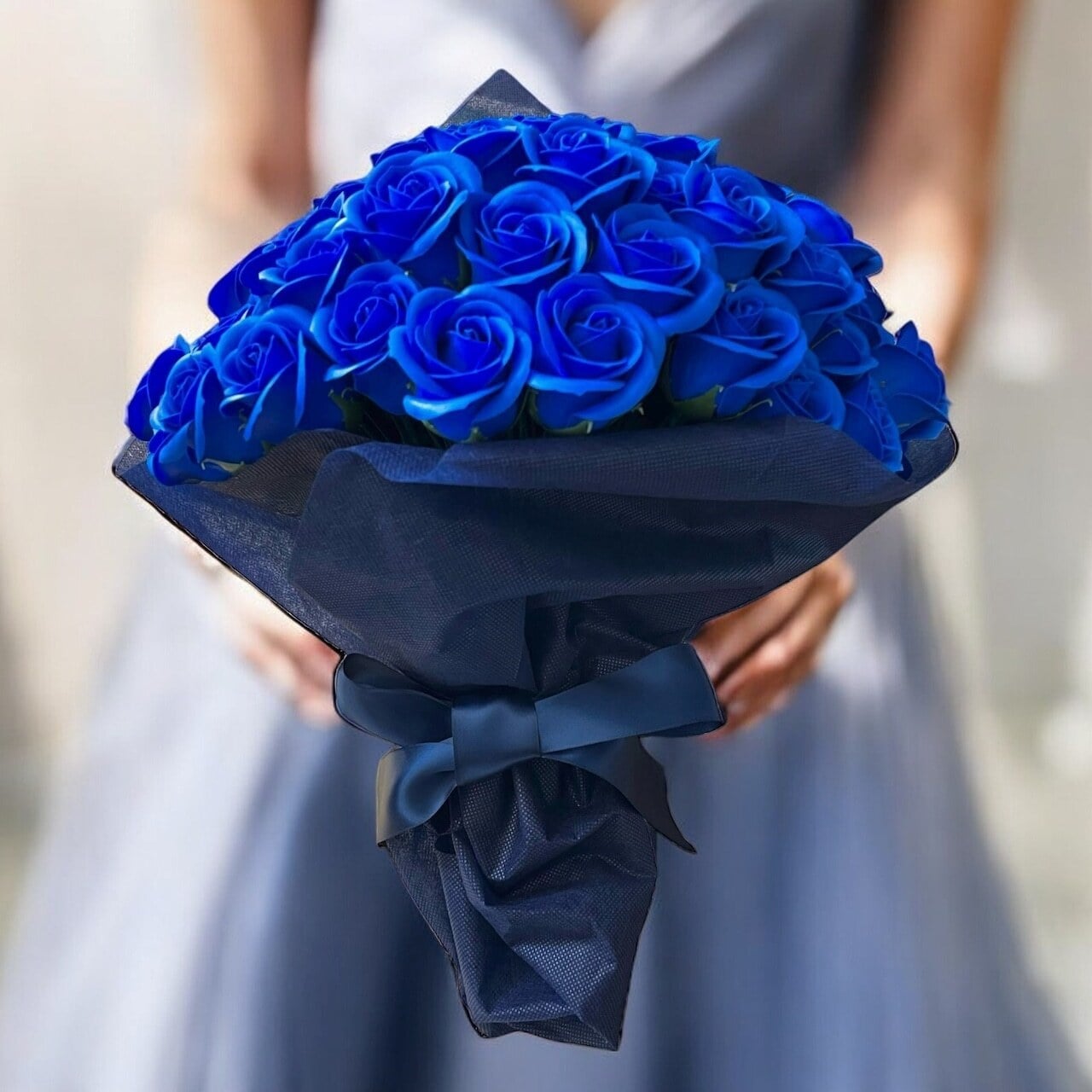 【ロイヤルブルー】「サヴォンローズ」 花束 ブーケ バラの花束 薔薇の花束 花ギフト フラワーギフト フラワーボックス プロポーズ サプライズ ソープフラワー シャボンフラワー 石鹸フラワー 石鹸の花 石鹸のバラ 枯れない花 インテリア 母の日 父の日 敬老の日 クリスマス バレンタイン ホワイトデー 誕生日 入学 卒業 就職 結婚祝い 結婚記念日 退職祝い 記念日 