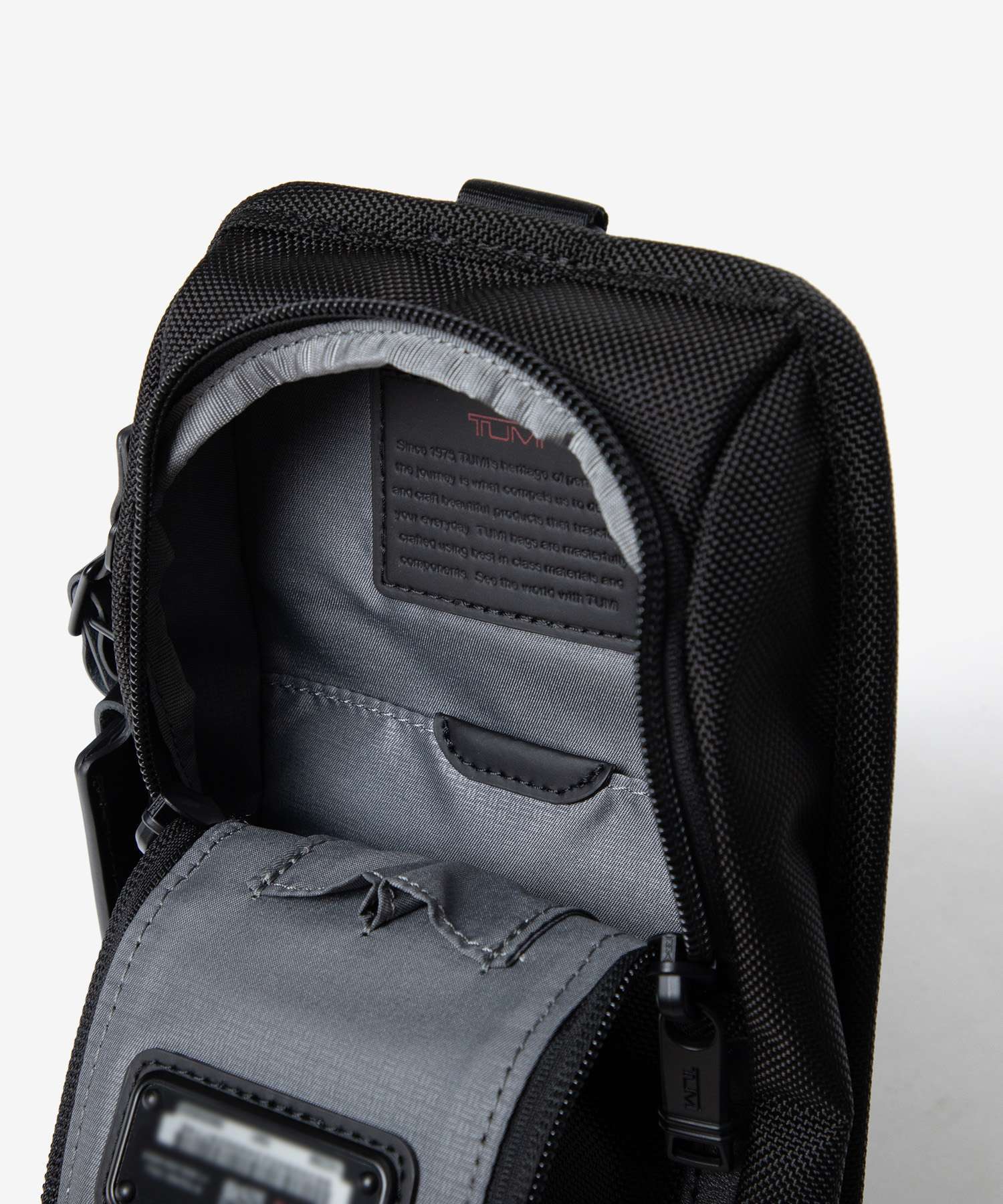 トゥミ TUMI Alpha アルファ COMPACT SLING コンパクト スリング 02603585D3 142398 02603585MTGY3 148603 ボディバッグ ショルダーバッグ メンズ バッグ