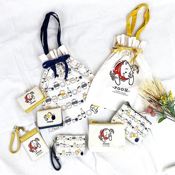ディズニー プー Winnie The POOH Pooh Series 巾着バッグ バッグ 通勤 通学 巾着 刺繍 イエロー グッズ