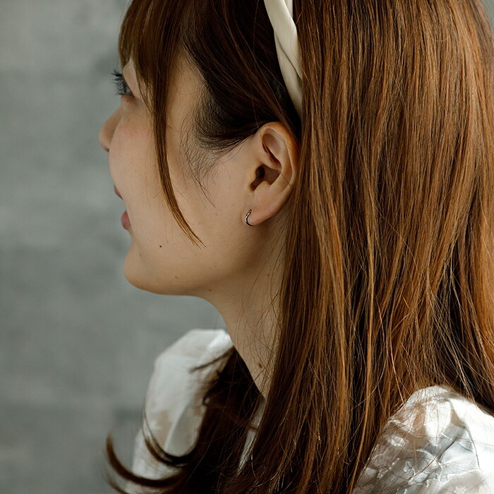 【ジュエリーの町 山梨甲府製】プラチナ フープピアス 細い 小さい PT900 幅1mm×直径8mm アレルギー対応  日本製 品質保証書 おすすめ 片耳 1個 かわいい