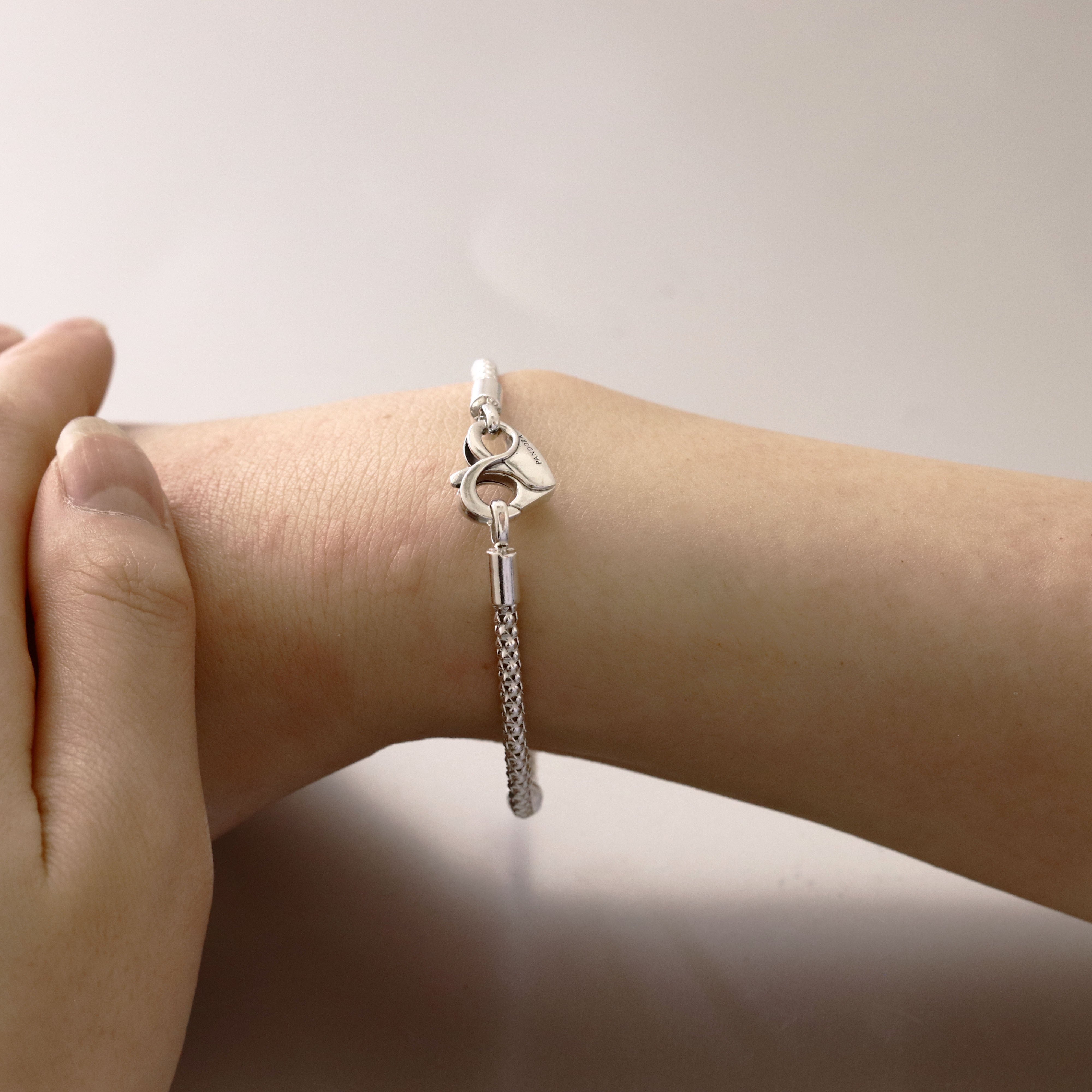 ボックス・ショッパー付 PANDORA(パンドラ) ★ Studded Chain Bracelet ★スタッズ チェーン ブレスレット ★ チャーム ブレスレット カスタマイズ アクセサリー シンプル 日常使い 誕生日 記念日 母の日 プレゼント ギフト
