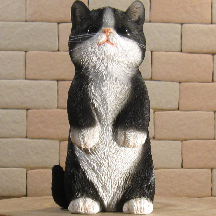 猫　置物 リアル　シンお願いキャット　４　ハチワレ　ネコ　動物オブジェ　ガーデン　オーナメント　店舗　カウンター　装飾　オブジェ　インテリア　玄関先　庭　ねこ好きさん人気ギフト　動物人気ギフト　クリスマスプレゼント　お誕生日祝い　母の日人気　父の日人気　敬老の日人気