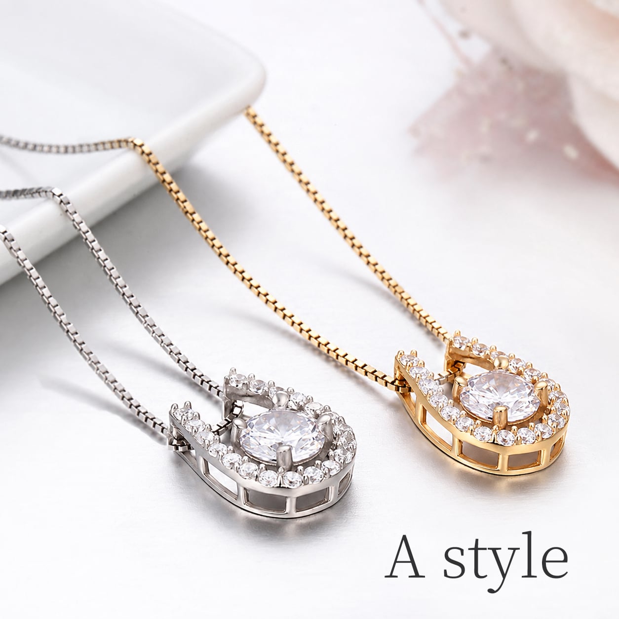 ネックレス レディース リズ ケリー ホースシュー 馬蹄 シルバー ゴールド 金属アレルギー 対応 アクセサリー 母の日 誕生日 プレゼント 女性 彼女 結婚記念日 妻 おすすめ 人気 プリザーブドフラワー ジュエリーボックス ラッピング付き ギフト 