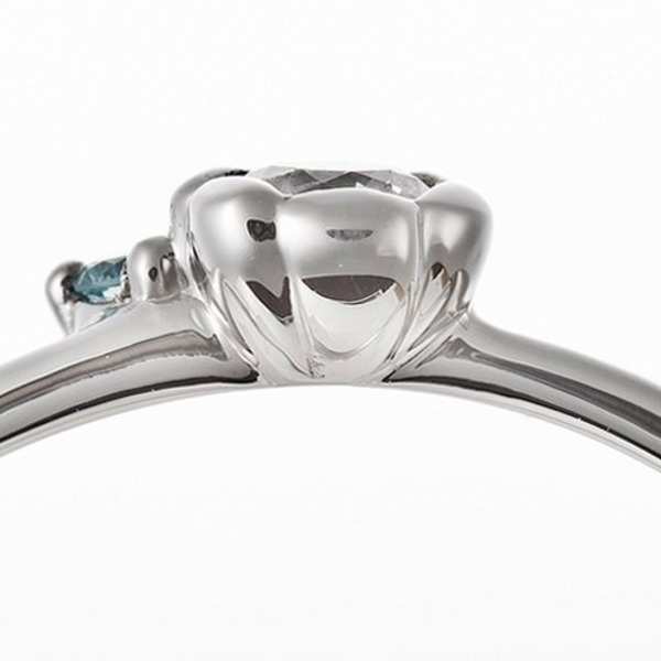 ダイヤモンド リング 指輪 プラチナ Pt950 合計0.06ct フラワーモチーフ 花 ダイヤ 0.05ct アイスブルーダイヤ 0.01ct 8号 鑑別カード付 レディース ジュエリー