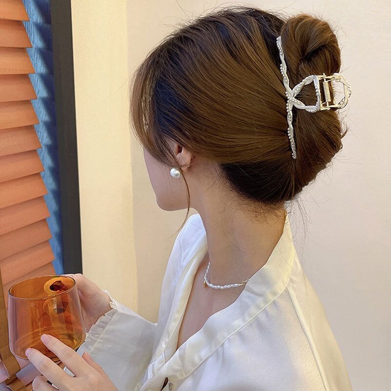 ヘアクリップ しっかり留まる パール ビーズ キラキラ バンスクリップ 髪留め バレッタ バンス ヘアアクセサリー 大人 シンプル 大きい おしゃれ かわいい 髪 ホワイト ブラック トレンド ガーリー 落ちにくい ボリューム ギフト ロングヘア