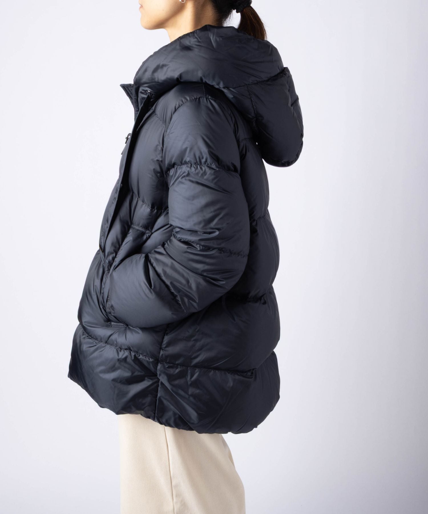 マックスマーラ Max Mara THE CUBE ザ キューブ SEIA Roomy puffer jacket in water repellent plain セイA テクニカル キャンバス ダウンジャケット 2629486085600 レディース アウター