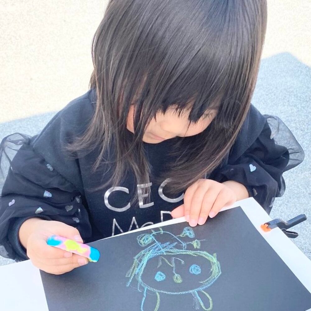 お名前クレヨン カラフル 名入れ 出産祝い 誕生日プレゼント プチギフト ギフト 男の子 女の子 子ども ママ 世界にひとつ