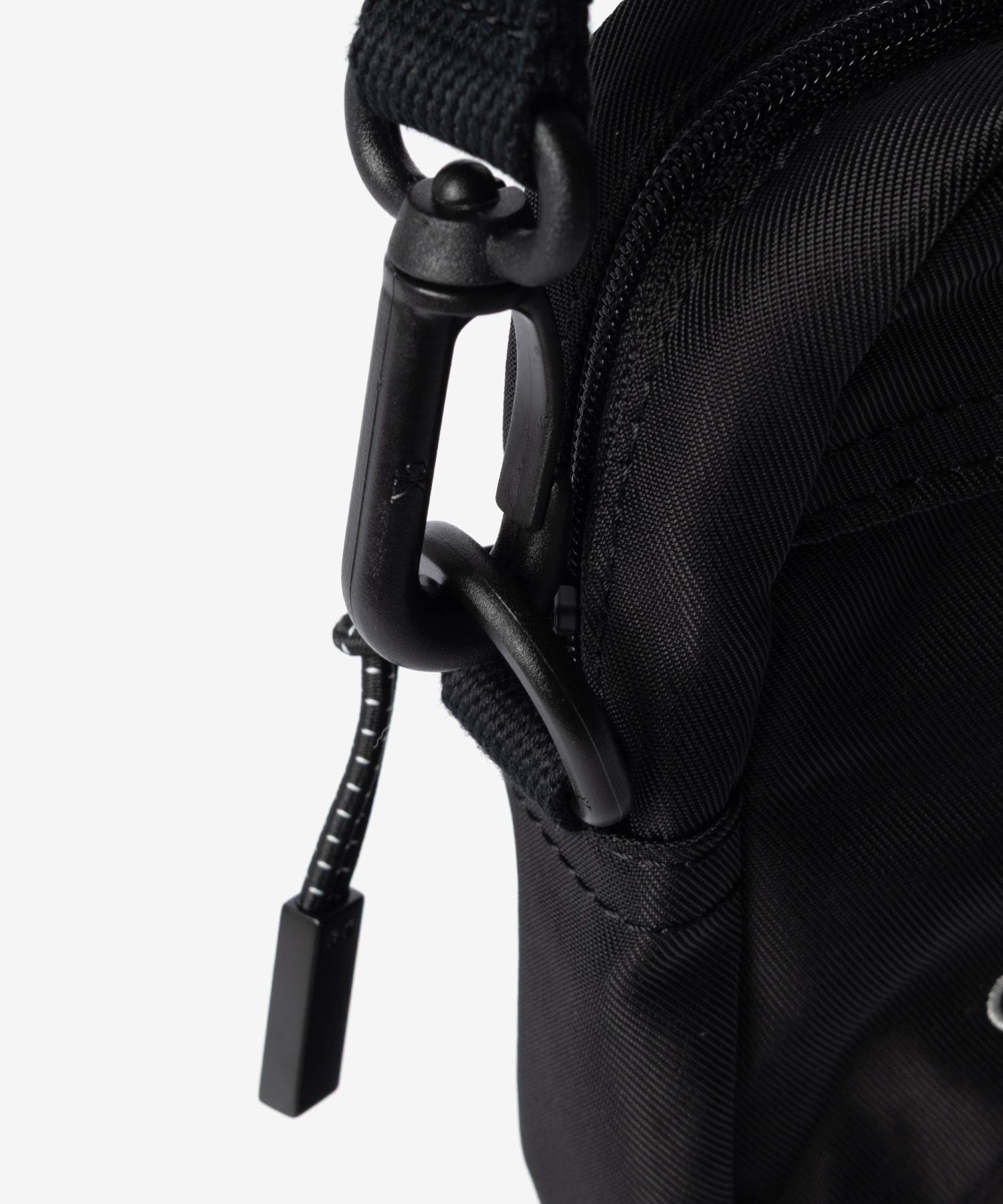 カルバンクライン Calvin Klein BOLD LOGO NYLON SLIM REPORTER ボールド ロゴ ナイロン スリム レポーター LV04D3231G ショルダーバッグ メンズ バッグ