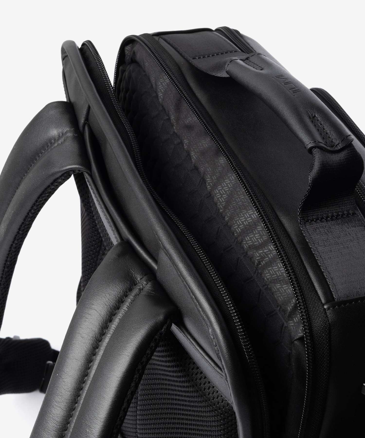 トゥミ TUMI ALPHA アルファ LARGE 17" EXP BACKPACK ラージ 17インチ エクスパンダブル バックパック 09203723DL4 158983 リュックサック メンズ バッグ