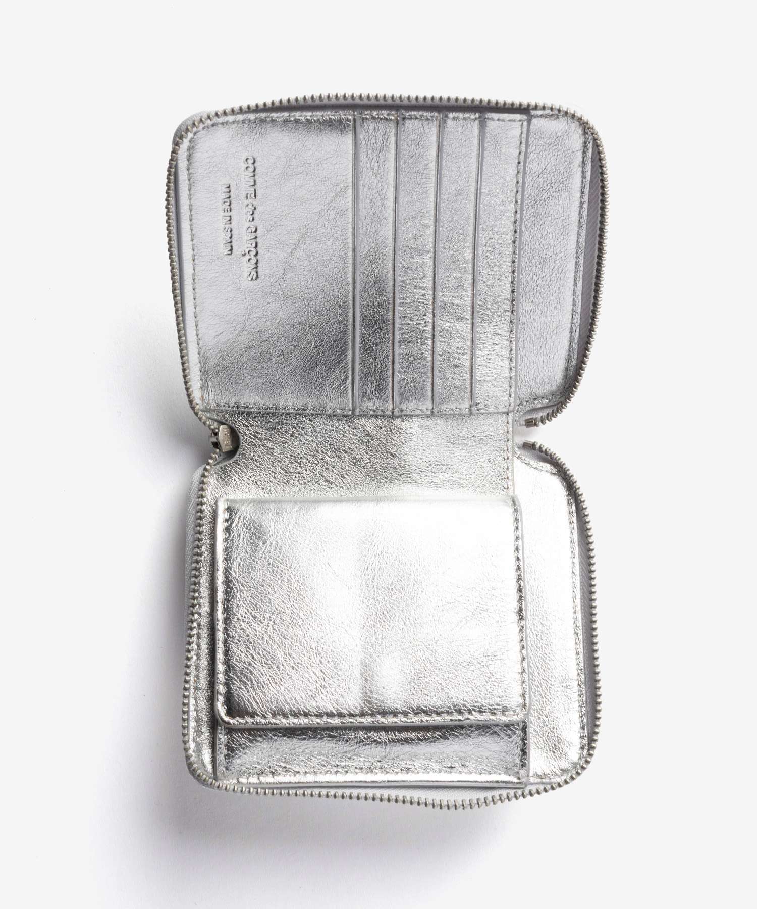 コムデギャルソン COMME DES GARCONS EMBOSSED LOGOTYPE エンボス ロゴタイプ Bifold Wallet 二つ折り財布 SA2100EG ユニセックス 財布