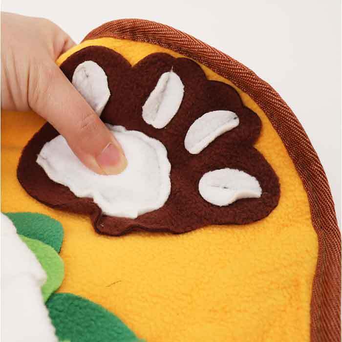 犬用ノーズワークマット 通販 嗅覚トレーニング ペット用知育玩具 早食い防止マット おやつ探しゲーム 室内運動不足解消 ストレス解消グッズ 洗濯機で丸洗い 滑り止め付き 丸洗い コンパクト収納 運動不足対策 ひとり遊び 留守番対策 餌入れおもちゃ 小型犬