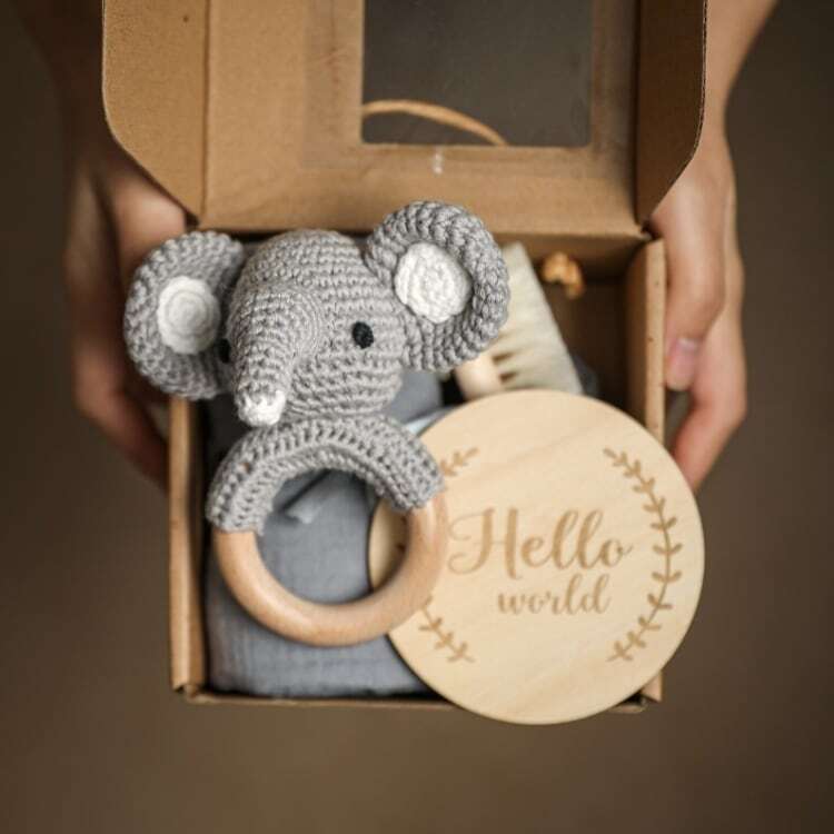 ぞうさん あみぐるみラトルのベビーギフト 5点セット Elephant Baby Rattle Teethers Set 90709（ぞうさんラトル リング歯固め ブランケット ブラシ ウッドメッセージカード）ギフト プレゼント 出産祝い