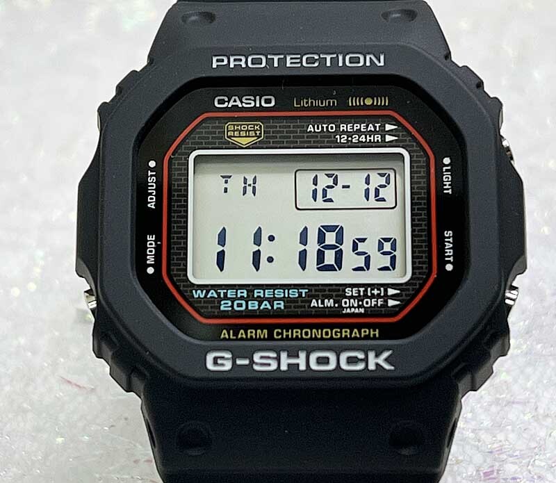男が語る男のG！GショックG-SHOCK カシオ 電波ソーラー DW-5000R-1AJF 5000番の初代G-SHOCK山形カシオで生産されました   日本人の真心こめた逸品です　こちらは限定品ではなく定番になりまうが生産本数が少なく希少品です