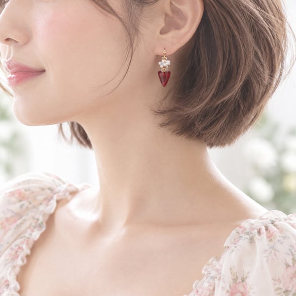 【苺ピアス/イヤリング☆日本製】結婚式/ウエディングパーティアクセ/クリスマス/かわいい/プチギフト/