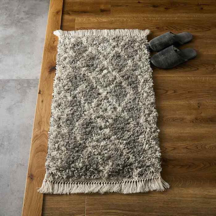 ラグ カーペット 玄関マット50×80cm シェイス グレー 優しいカラー 遊び毛防止 お手入れ簡単 ポリプロピレン パイル長 ノット数 エジプト 丸巻き 梱包サイズ